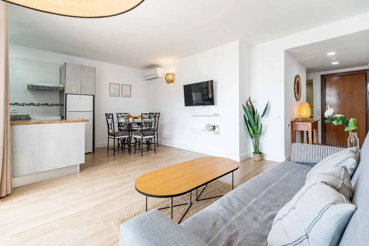 דירה פואנגירולה Sur Suites Palmeras 6 ספרד